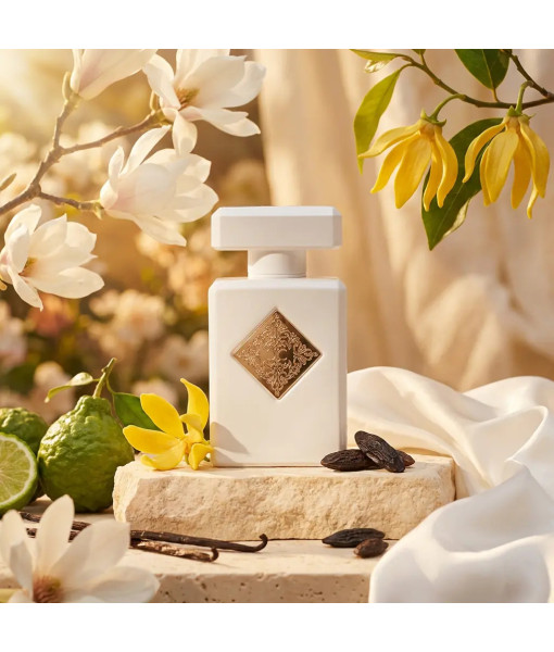 Initio Parfums Privés<br>
Lift Me Up<br>
Extrait de Parfum<br>
90 mL / 3.04 fl. oz. Initio Parfums Privés<br>
Lift Me Up<br>
Extrait de Parfum<br>
90 mL / 3.04 fl. oz.