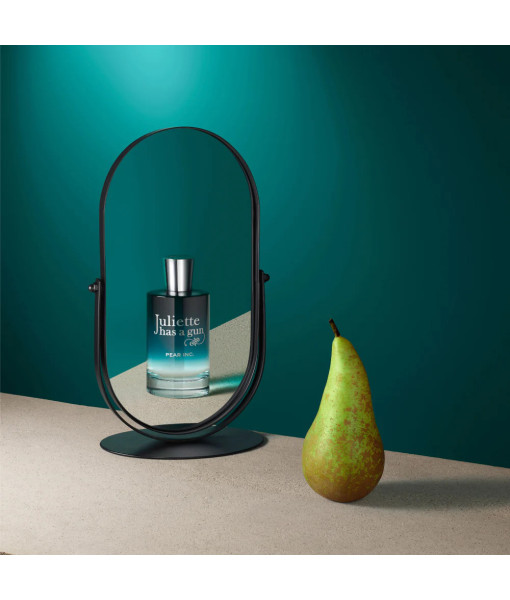 Juliette Has a Gun<br>
Pear Inc.<br>
Eau de Parfum 100 mL / 3.4 fl. oz. Juliette Has a Gun<br>
Pear Inc.<br>
Eau de Parfum 100 mL / 3.4 fl. oz.