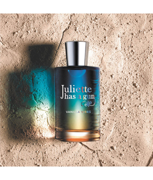 Juliette Has a Gun<br>
Vanilla Vibes<br>
Eau de Parfum 100 mL / 3.3 fl. oz. Juliette Has a Gun<br>
Vanilla Vibes<br>
Eau de Parfum 100 mL / 3.3 fl. oz.