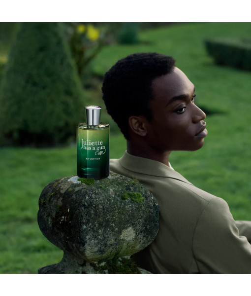 Juliette Has a Gun<br>
Ex Vetiver<br>
Eau de Parfum 100 mL / 3.4 fl. oz. Juliette Has a Gun<br>
Ex Vetiver<br>
Eau de Parfum 100 mL / 3.4 fl. oz.