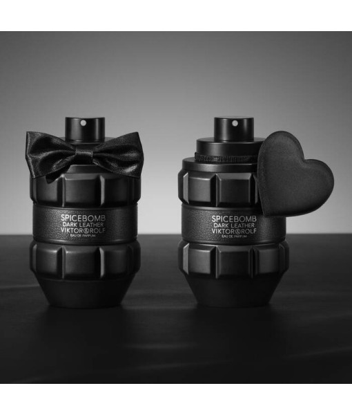 Viktor & Rolf<br>Spicebomb Dark Leather<br>Eau de Parfum<br>90 ml / 3.04 fl. oz. Viktor & Rolf<br>Spicebomb Dark Leather<br>Eau de Parfum<br>90 ml / 3.04 fl. oz.