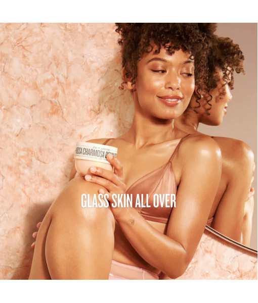 Sol de Janeiro<br>Crème pour le corps<br>Rosa Charmosa Dewy Cream<br>240 ml / 8.1 fl. oz. Sol de Janeiro<br>Crème pour le corps<br>Rosa Charmosa Dewy Cream<br>240 ml / 8.1 fl. oz.